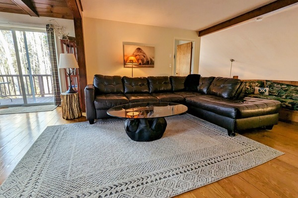 Smart TV, table tennis, books