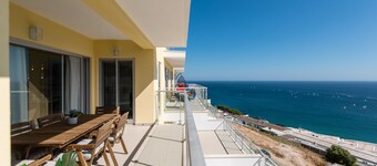 BeachFront, Pool, Gym and Sea View