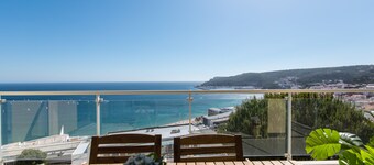 BeachFront, Pool, Gym and Sea View