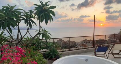 Silvia's romantic loft, 24h electricity, private jacuzzi