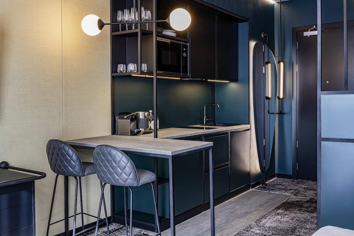 開放式客房, 1 張標準雙人床 | 私人廚房 | 小冰箱、微波爐、爐台、洗碗機