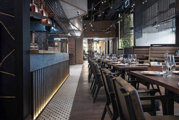 Lunch and dinner served, Modern European cuisine
