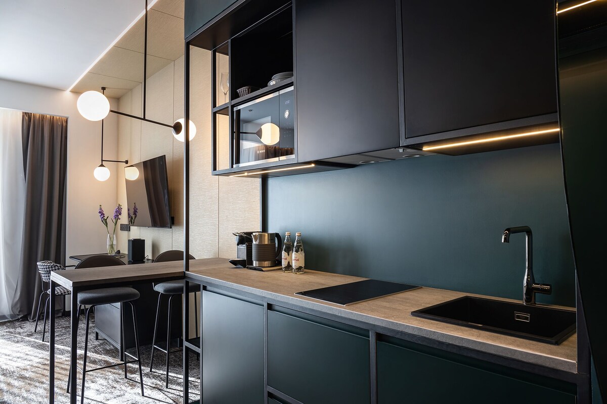Studio, 1 Double Bed | Private kitchenette | Espresso maker, mini-fridge, microwave, stovetop