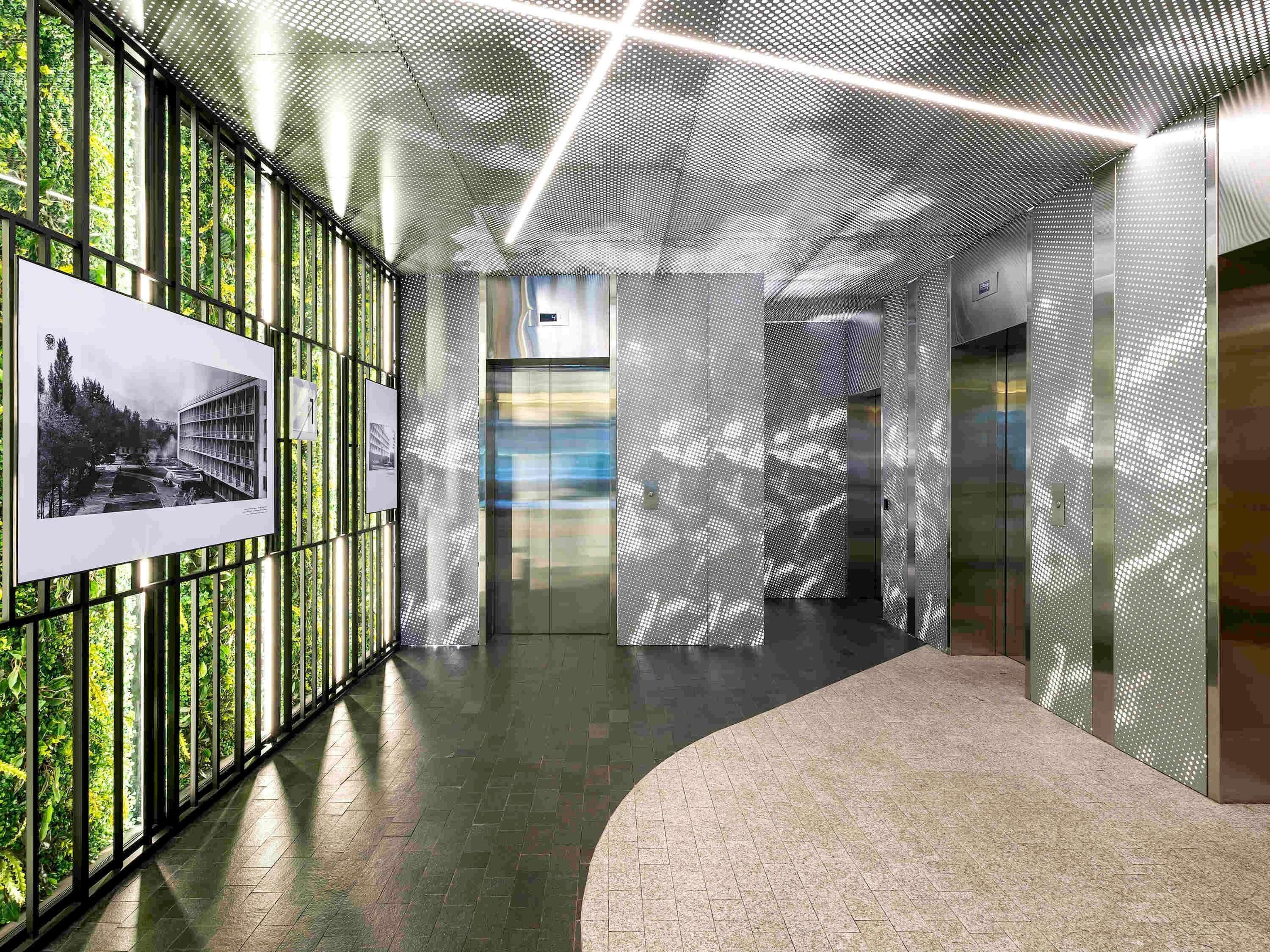 المنشأة من الخارج