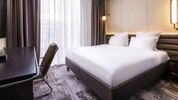 Apartment, 2 Bedrooms | Hypo-allergenic bedding, in-room safe, desk, blackout drapes