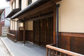 Exterior - Ibis Styles Kyoto Shijo (Kyoto)