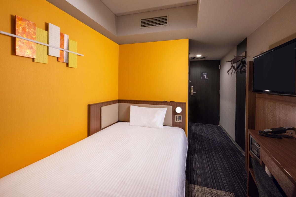 Quarto standard, 1 cama de solteiro | Cofres nos quartos, escrivaninha, espaço de trabalho para notebook