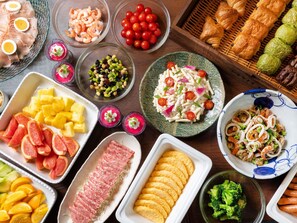 Päivittäinen buffetaamiainen maksusta