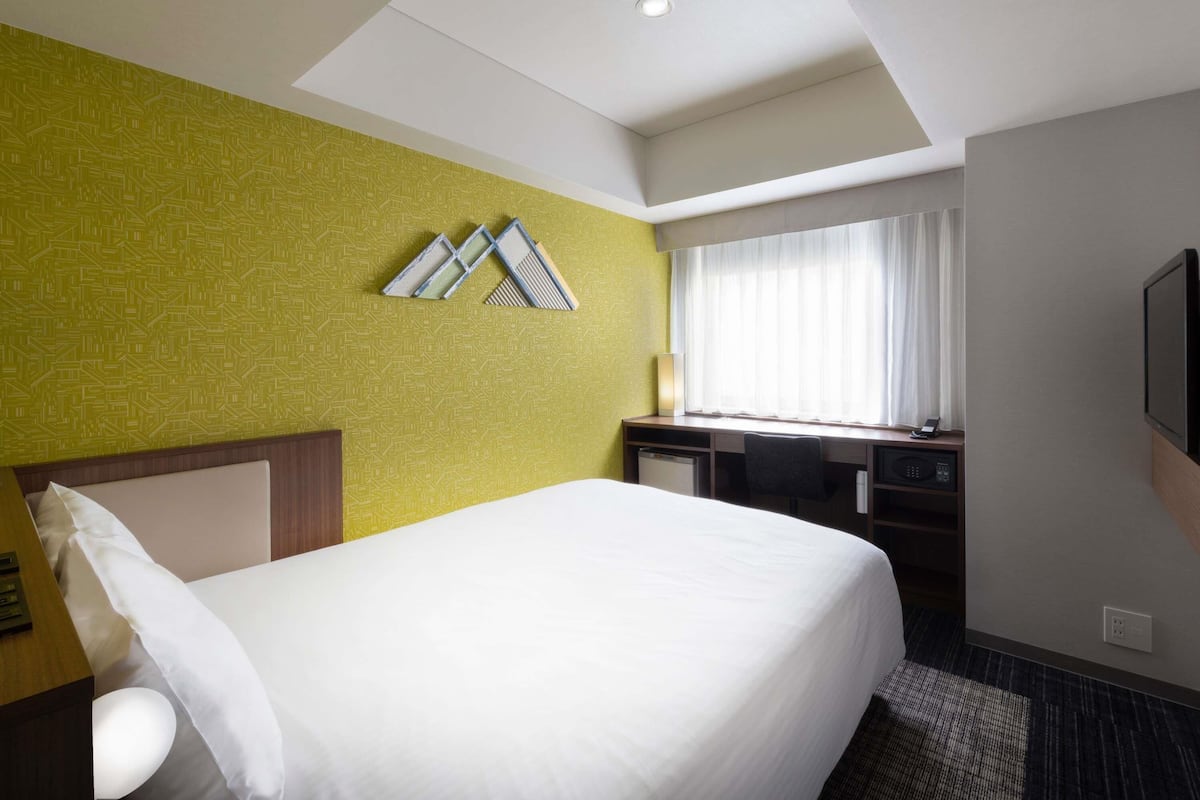 Standardzimmer, 1 Doppelbett, Nichtraucher | Daunenbettdecken, Zimmersafe, Schreibtisch