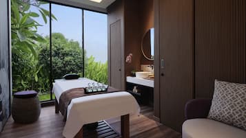 Beach massages, 1 treatment room