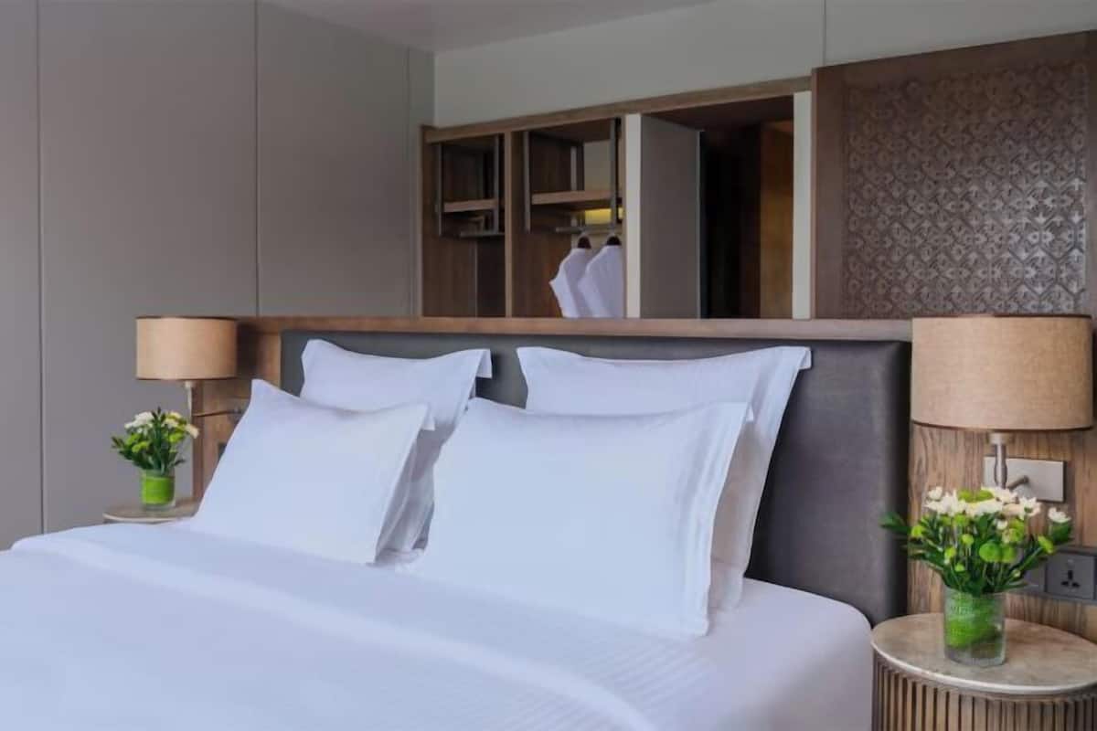 1 bedroom, pillow-top beds, minibar, in-room safe