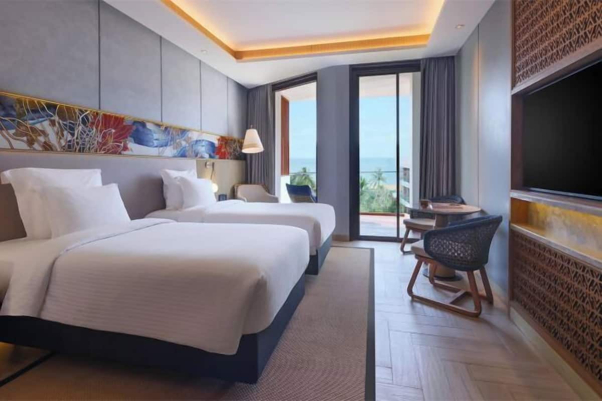 1 bedroom, pillow-top beds, minibar, in-room safe