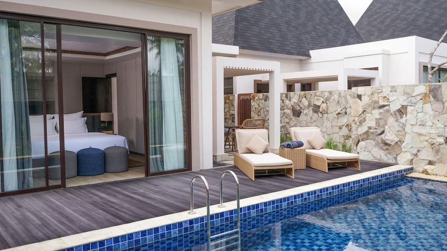 Pullman Lombok Merujani Mandalika Beach Resort