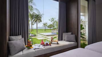 Villa, 2 slaapkamers, uitzicht op zee (Beach) | Pillowtop-bedden, een minibar, een kluis op de kamer, een laptopwerkplek