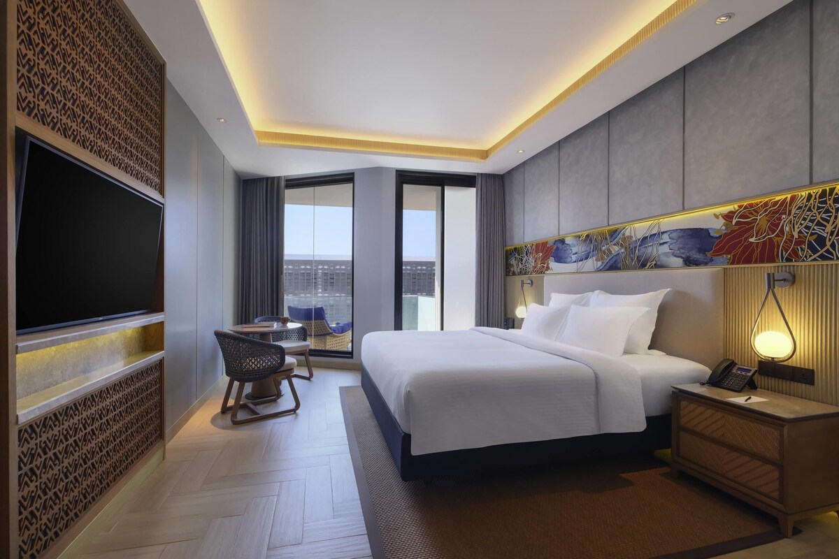 Chambre Deluxe, 1 très grand lit, balcon, côté jardin