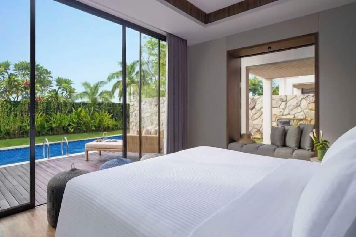 1 bedroom, pillow-top beds, minibar, in-room safe