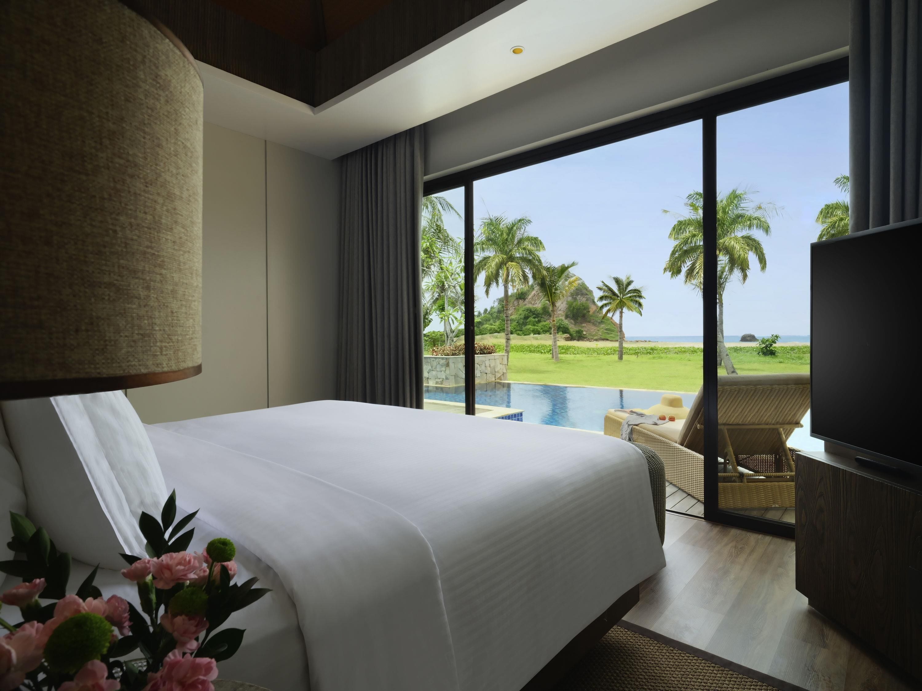 Villa, 2 Schlafzimmer, Meerblick (Beach) | Pillowtop-Betten, Minibar, Zimmersafe, laptopgeeigneter Arbeitsplatz