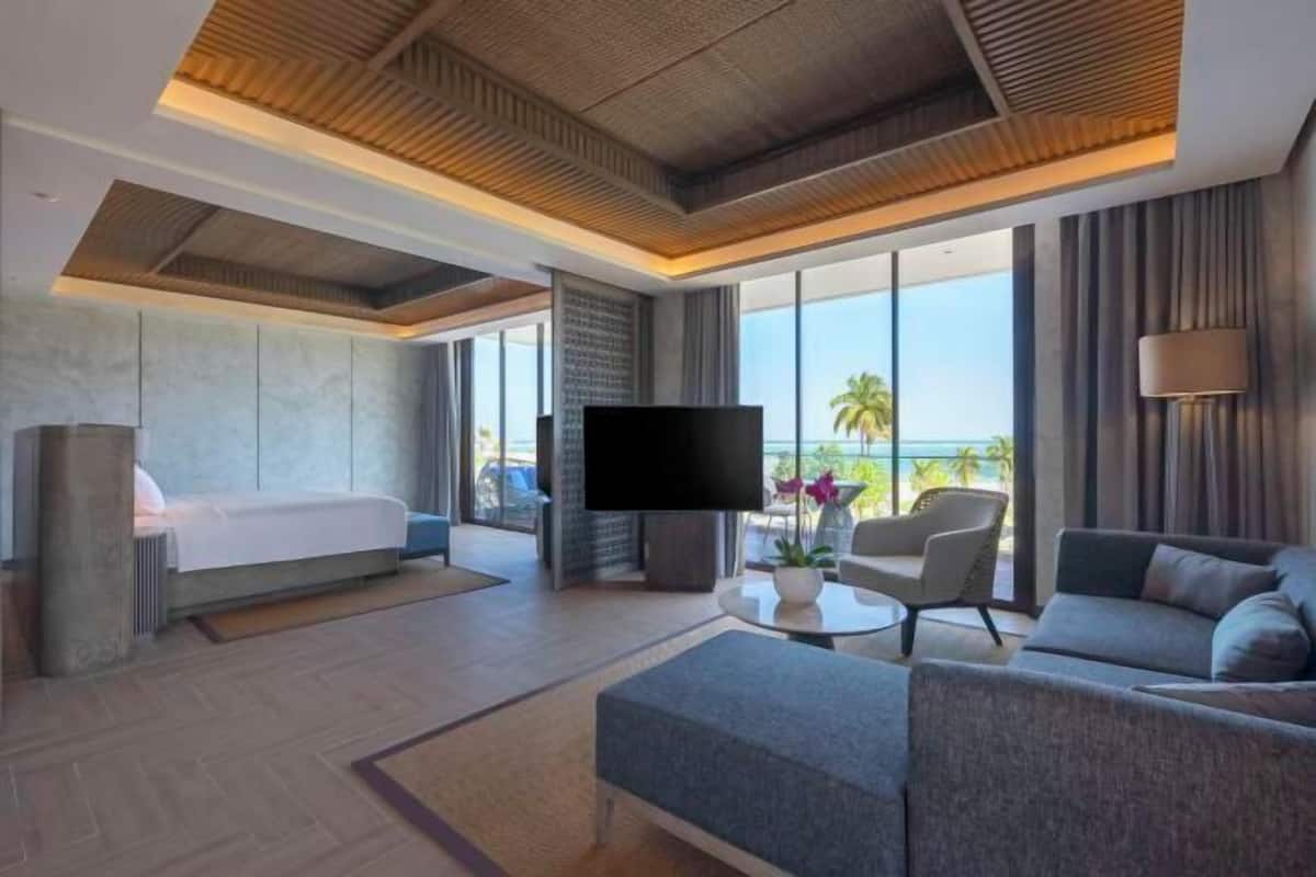1 bedroom, pillow-top beds, minibar, in-room safe