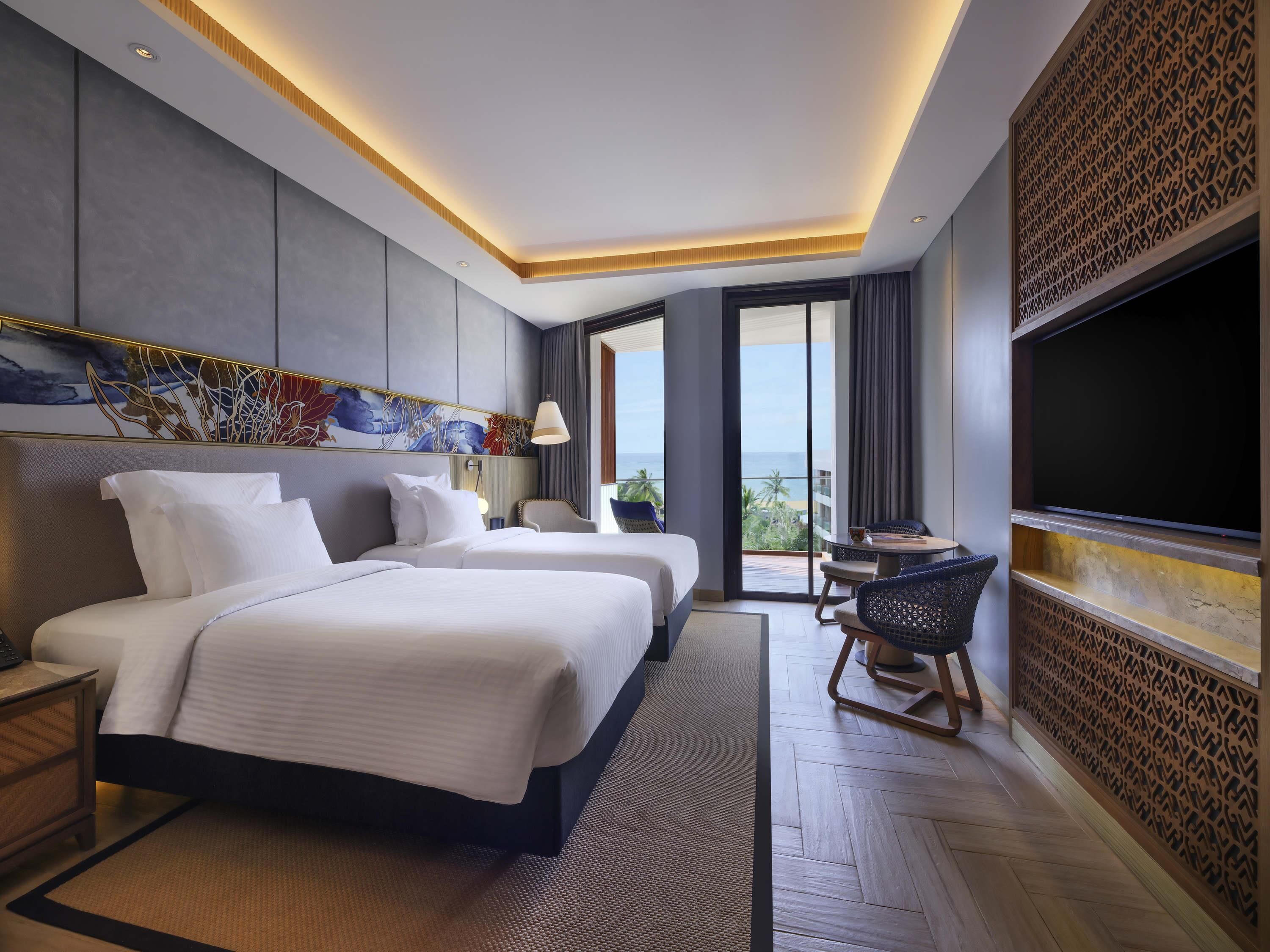 Surmatelas, minibar, coffres-forts dans les chambres
