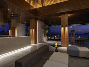 2 bares o lounges, bar deportivo, lounge en el lobby