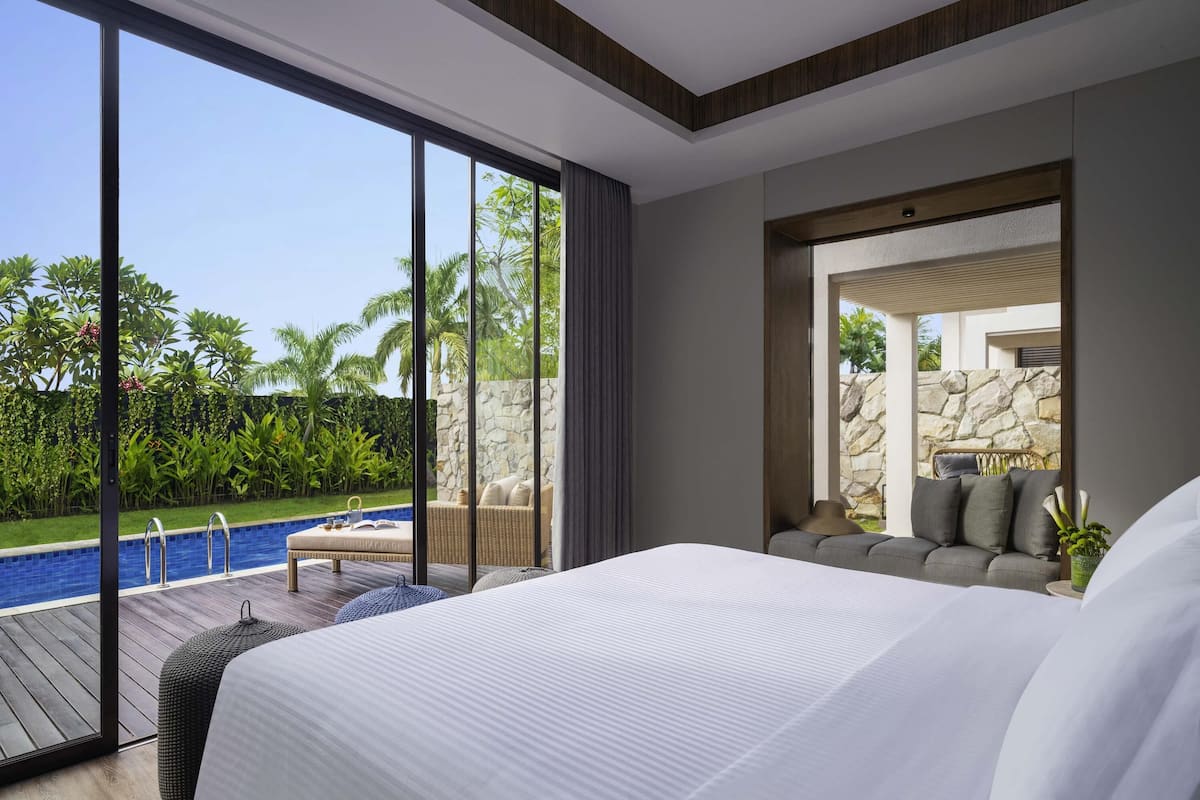 Villa, 1 Schlafzimmer, eigener Pool, zum Garten hin