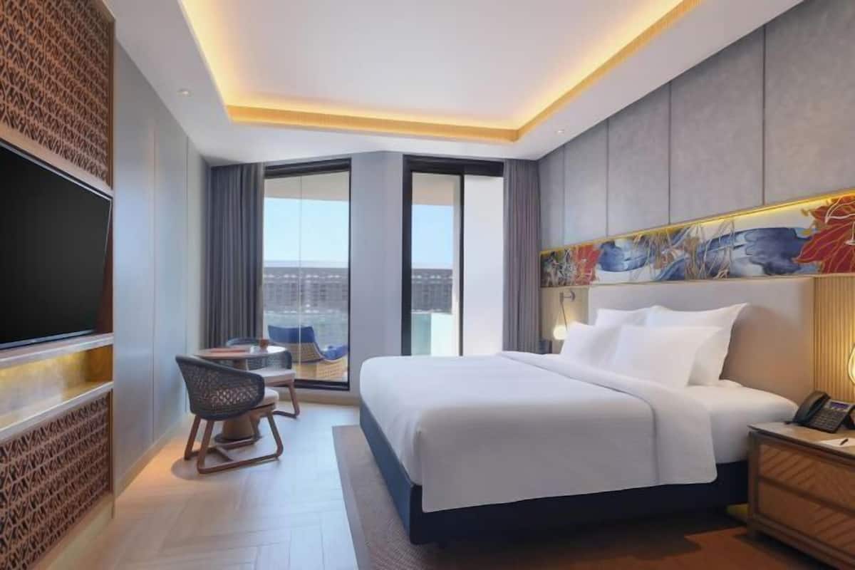 1 bedroom, pillow-top beds, minibar, in-room safe