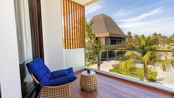 Deluxe Room, 2 Twin Beds, Balcony, Garden Area | Garden view