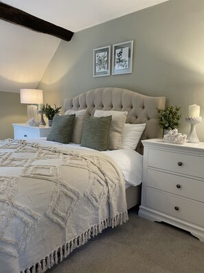 4 soverom, strykejern/-brett, wi-fi og sengetøy