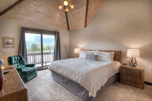 3 soverom, strykejern/-brett, reiseseng for barn og wi-fi (inkludert)