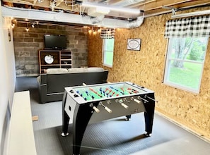 House, 3 Bedrooms | Games room - Wearadise Mountain Views Home features Hot Tub and Fire Pit by RedAwning (Sevierville)