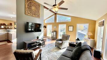 Hus - 3 sovrum | Vardagsrum