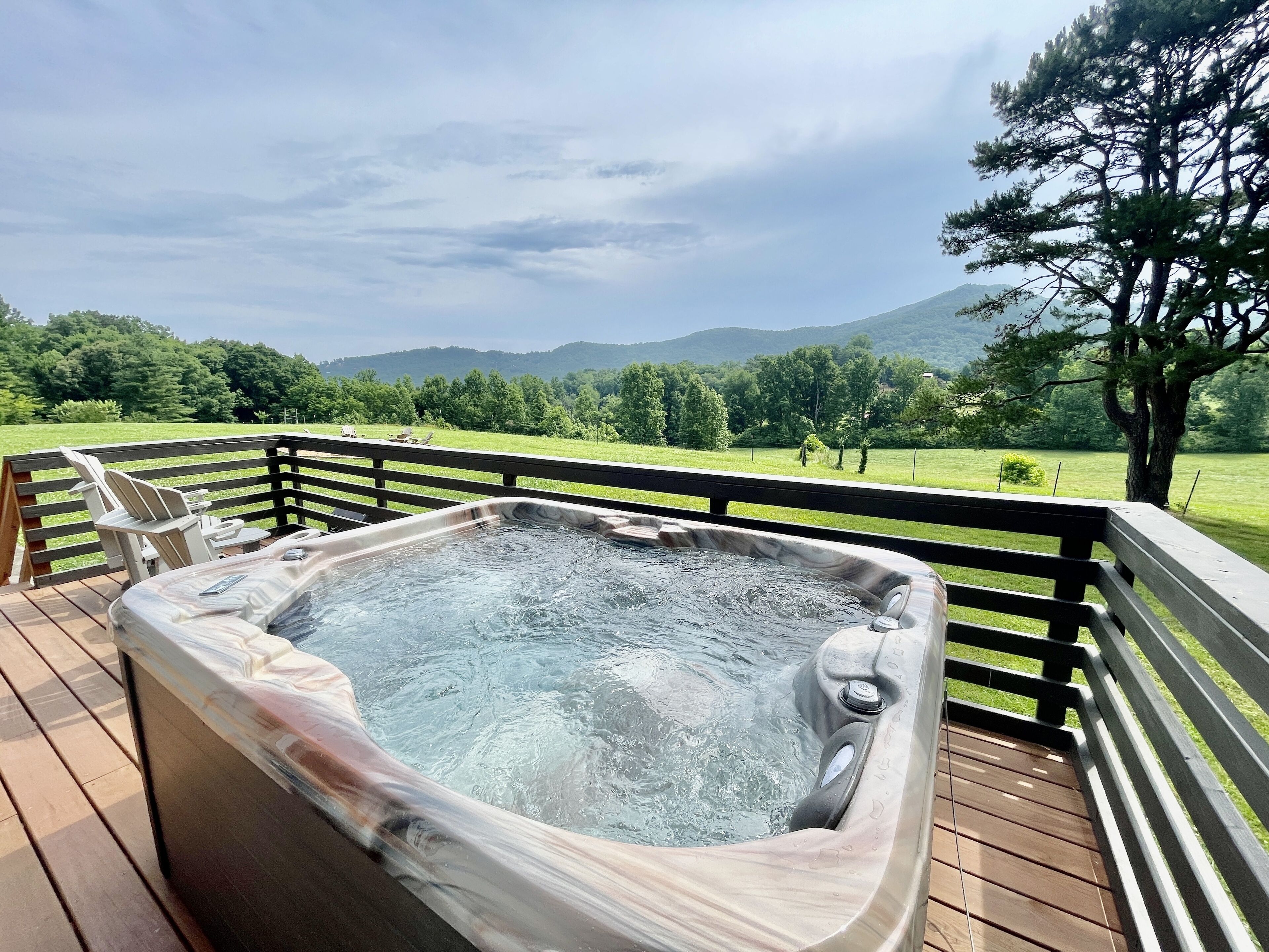 House, 3 Bedrooms | Outdoor spa tub