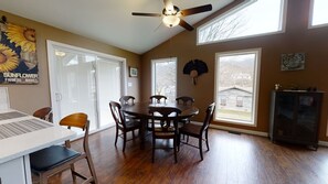 Dining - Wearadise Mountain Views Home features Hot Tub and Fire Pit by RedAwning (Sevierville)