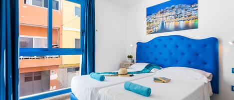 Okeanos-7 | Truy cập Internet không dây miễn phí, bộ trải giường