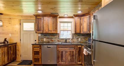 A Modern Rustic Chalet with HOT TUB! Near Hershey, PA