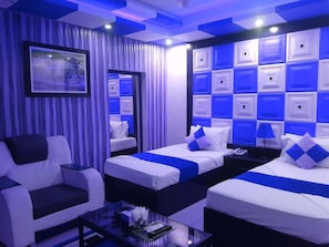 Deluxe Triple Room | Free WiFi, bed sheets - Gulberg Continental Hotel (Lahore)