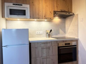 Fridge, microwave, dishwasher