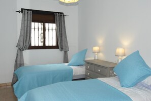 2 bedrooms, desk, iron/ironing board, free WiFi