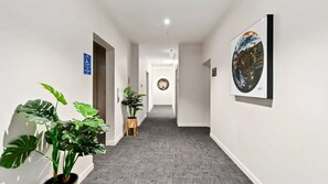 Interior - Mountain Views Penthouse - Apartment 22 (Queenstown)