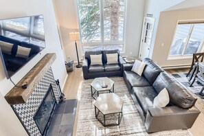 Smart TV, fireplace, DVD player