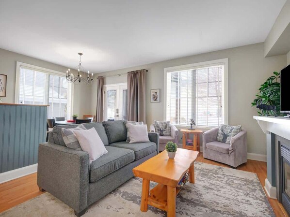 TV, fireplace, offices