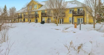 All Season Ski in/out Chalet at Calabogie Peaks