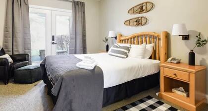 All Season Ski in/out Chalet at Calabogie Peaks