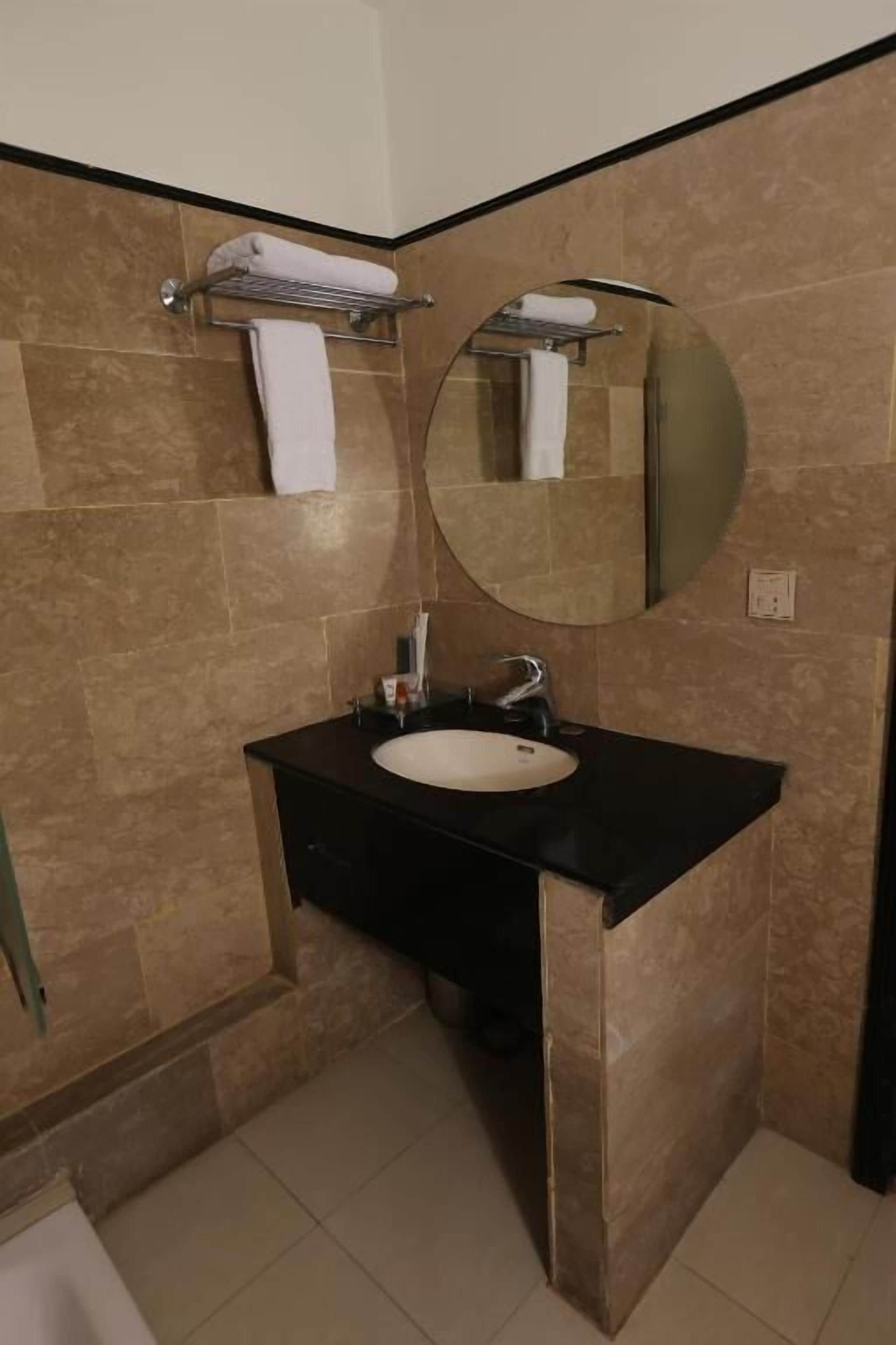 shower, free toiletries, towels