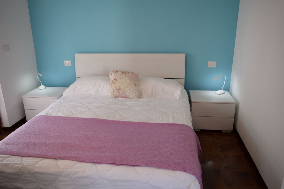 Family Apartment, Multiple Bedrooms (Villa Fiorita - Apt 3 - Ortensia)