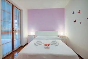 Familjelägenhet - flera sovrum (Villa Fiorita - Apt 1 - Violetta) | 1 sovrum, strykjärn/strykbräda, gratis wi-fi och sängkläder
