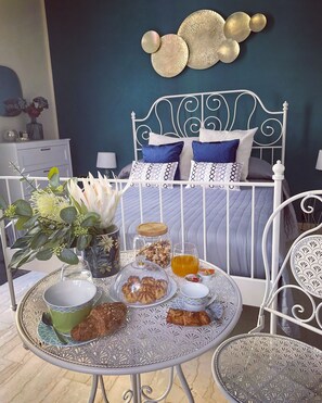 3 makuuhuonetta, ilmainen Wi-Fi, vuodevaatteet