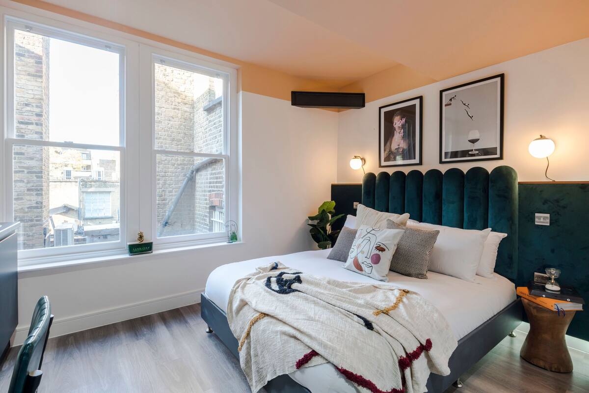 Egyptian cotton sheets, premium bedding, pillow-top beds, desk