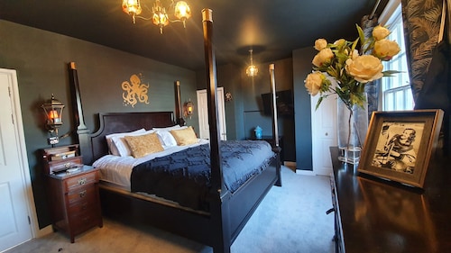 Kraken House * Enchanting Townhouse * Free Parking * Oxford Street