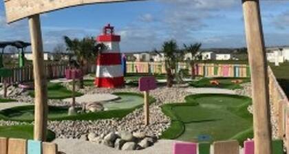 Fluffy Caravan Sleeps 4, Pet-friendly